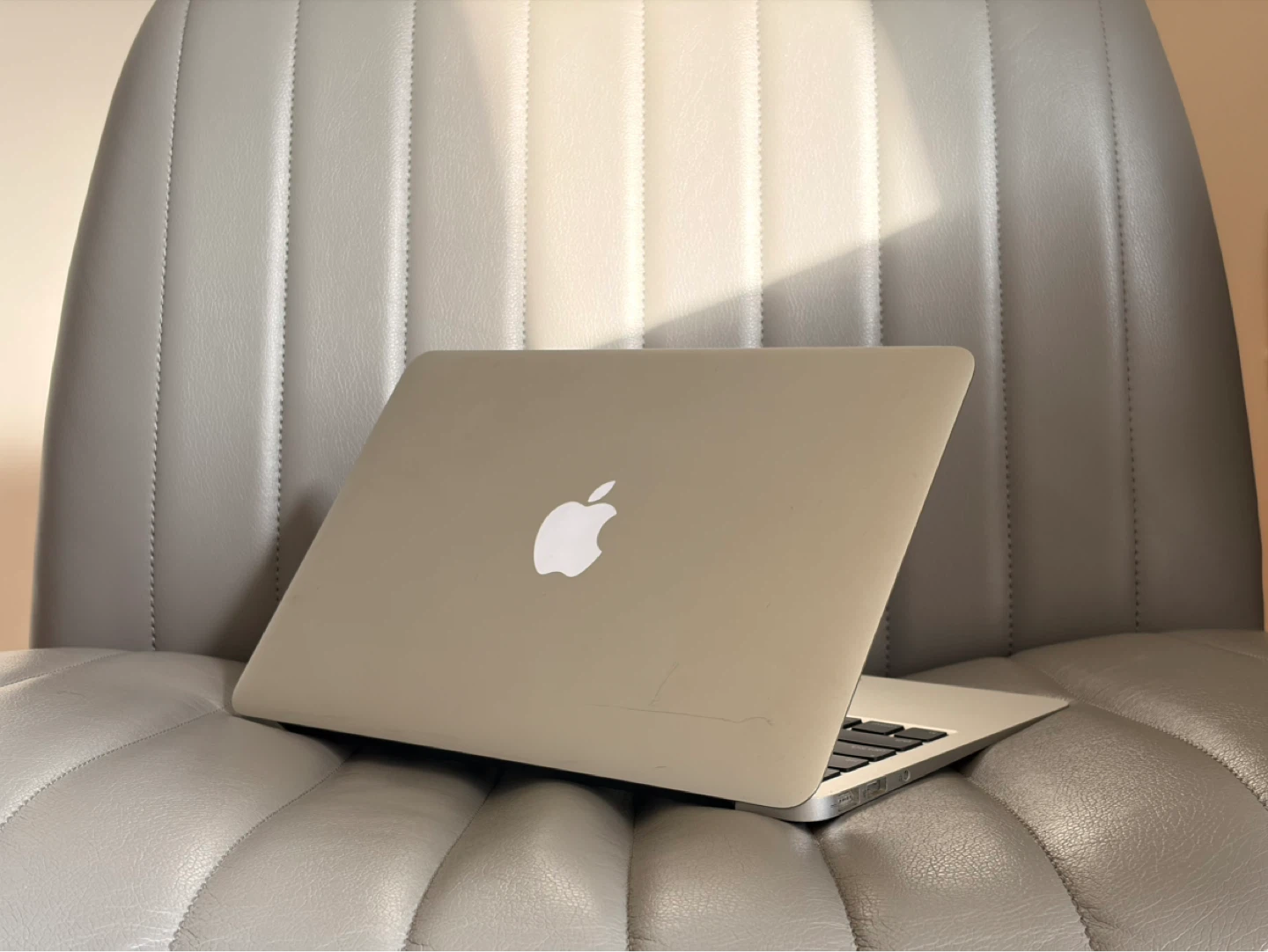 MacBook Air (11-inch, Mid 2011, i5) Perfect condition - photo 5