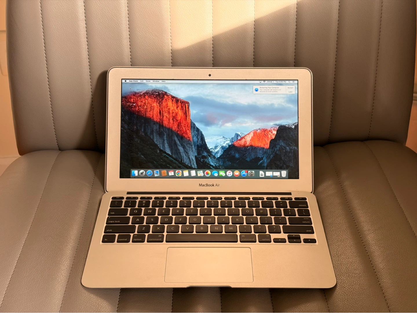 MacBook Air (11-inch, Mid 2011, i5) Perfect condition