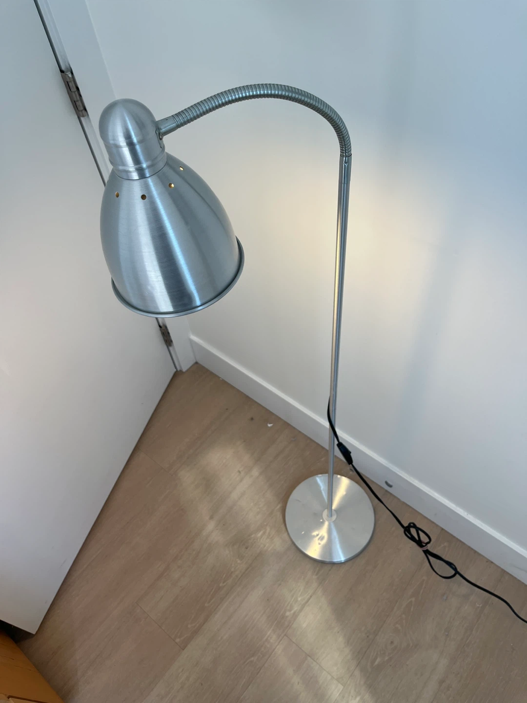Silver Floor Lamp w Adjustable Gooseneck - photo 3