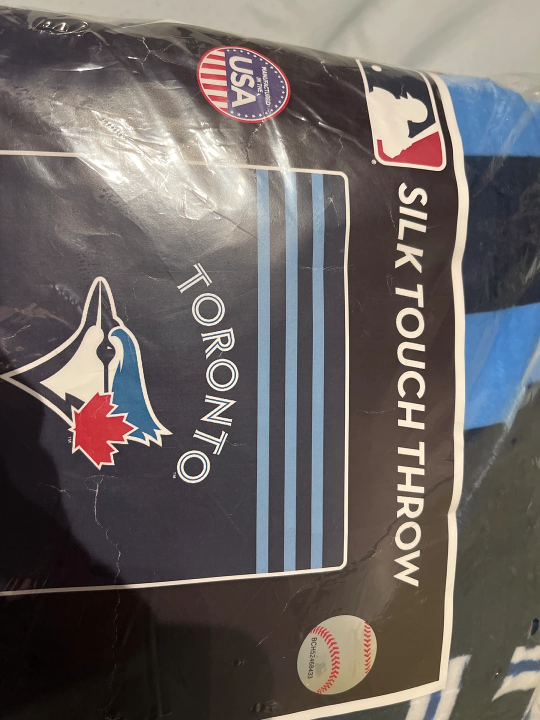 New -Toronto Blue Jays Silk Touch Throw - photo 3