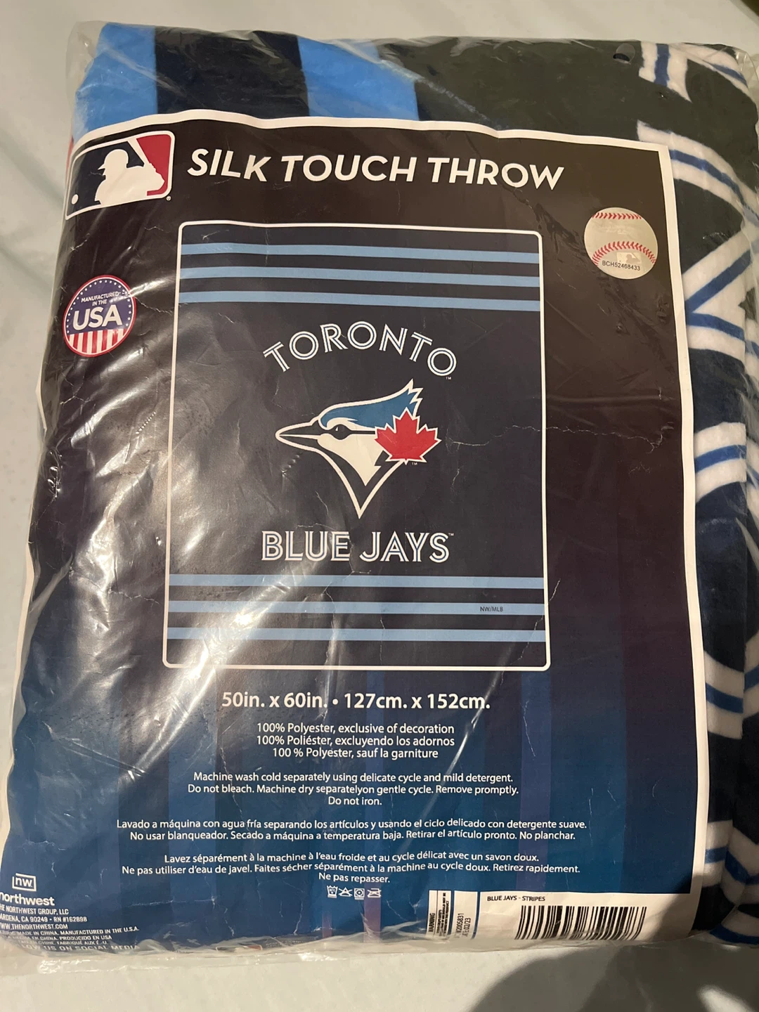 New -Toronto Blue Jays Silk Touch Throw