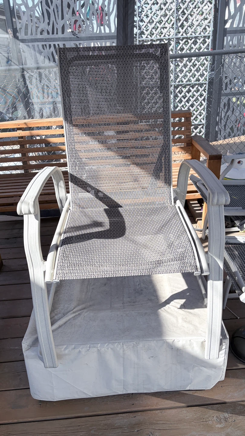 Grey Mesh Chaise Lounge Chair - photo 3