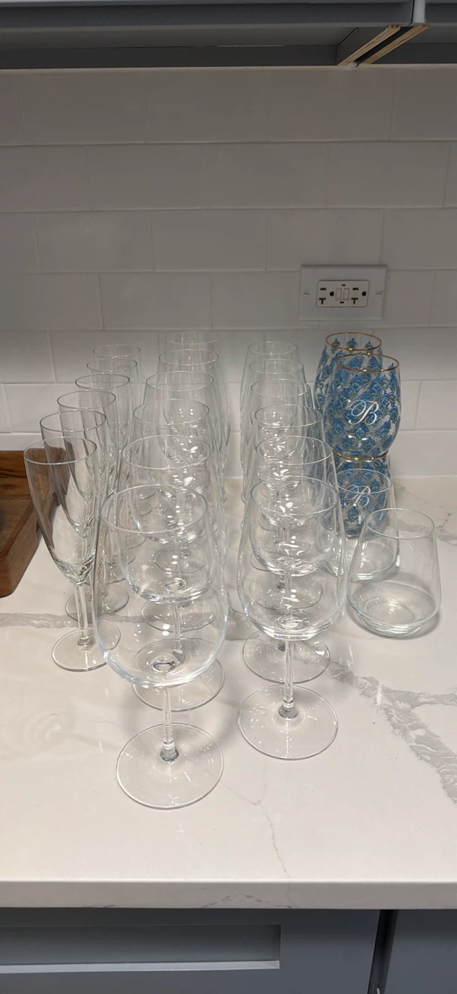 Assorted Glassware Set