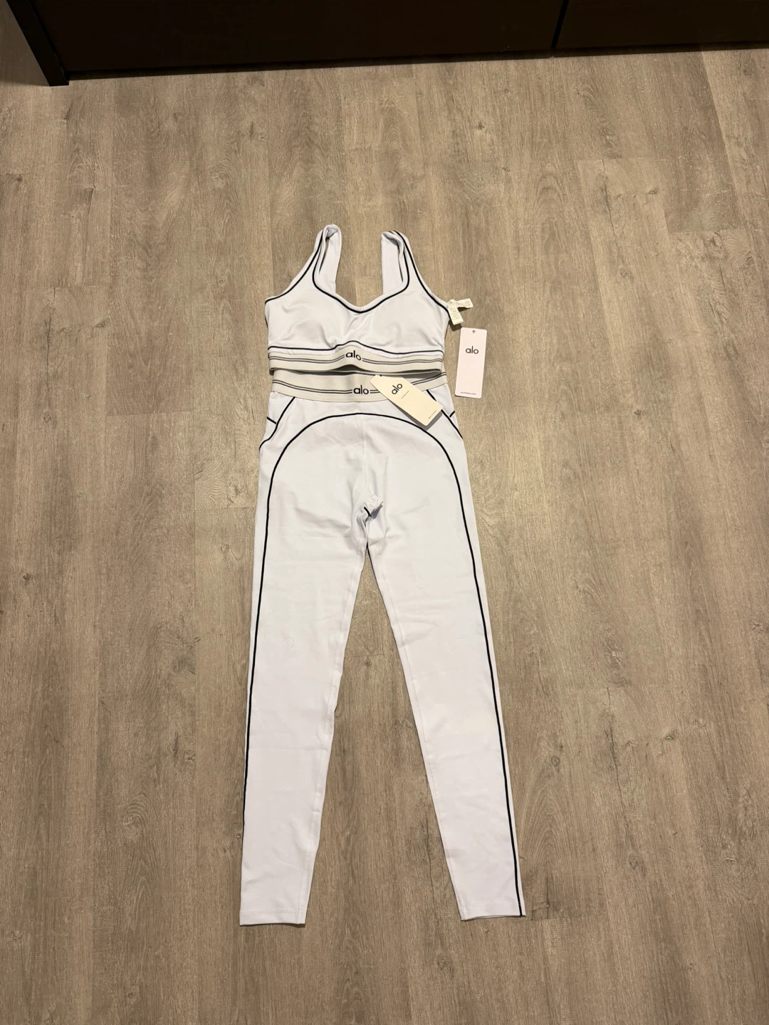 Alo Yoga Brown Bra and Leggings Set - photo 3