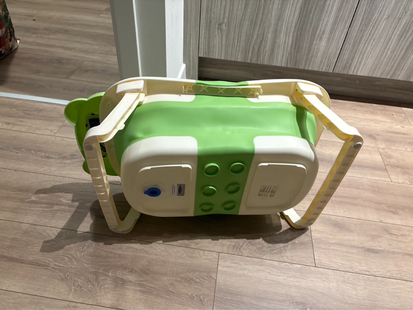 Collapsible Baby Bathtub with Digital Scale - photo 2