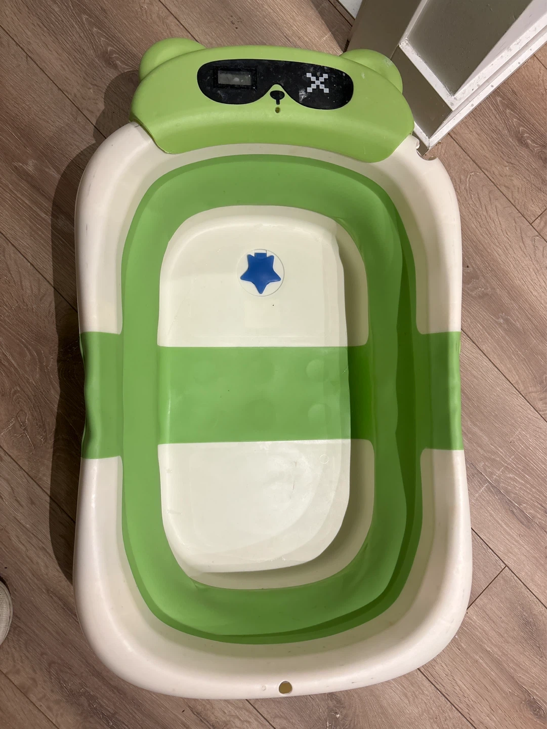 Collapsible Baby Bathtub with Digital Scale