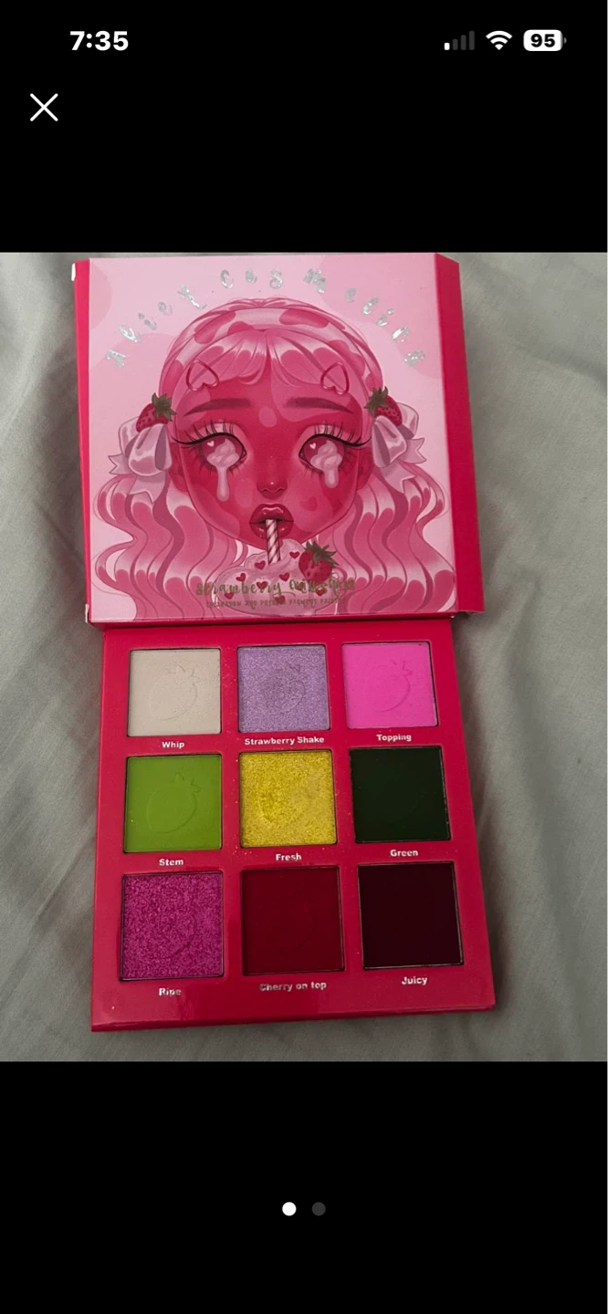 Alien Cosmetics STRAWBERRY MILKSHAKE PALETTE Eyeshadow