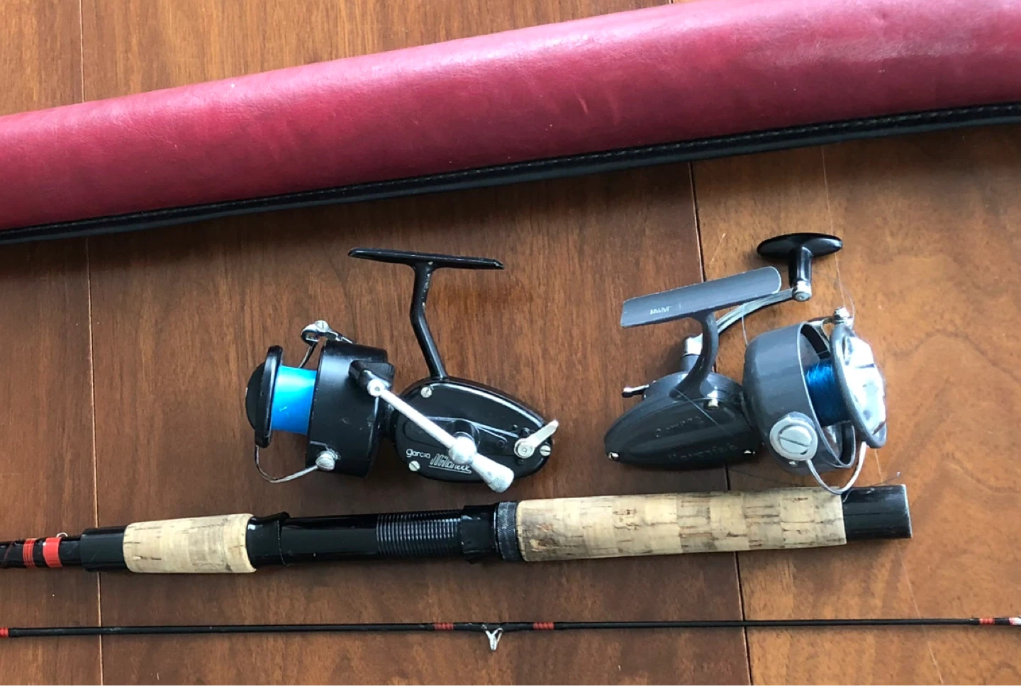 2 Fishing Reels & Rods and Case - photo 3