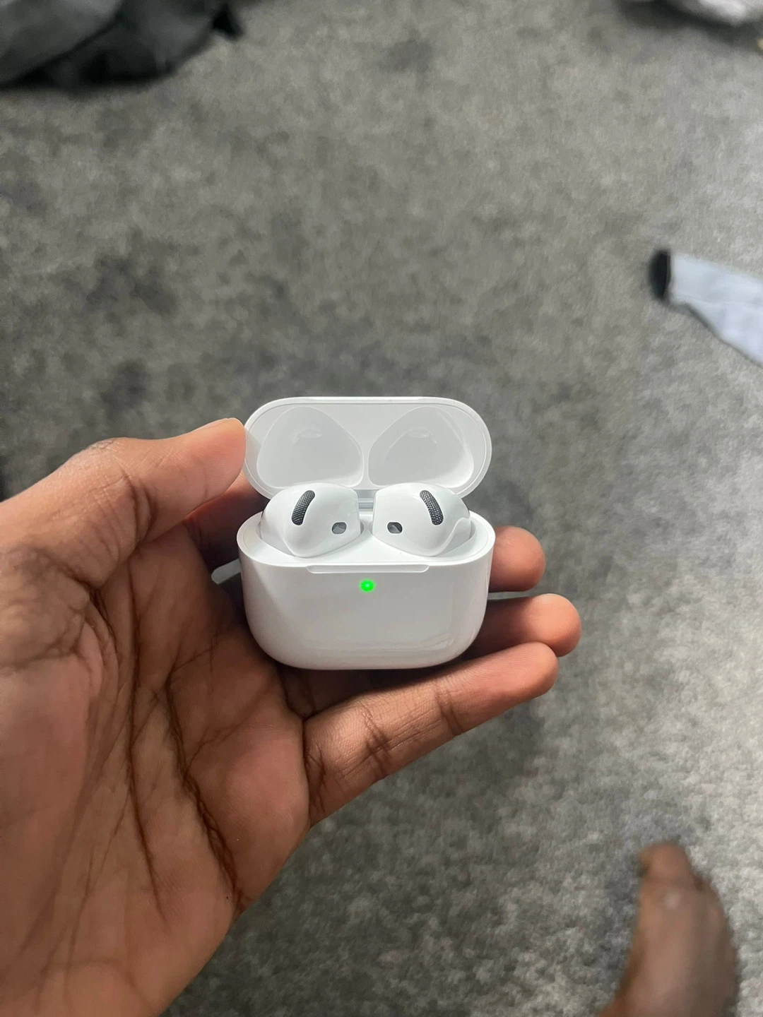 Apple AirPods 4 with Active Noise Cancellation