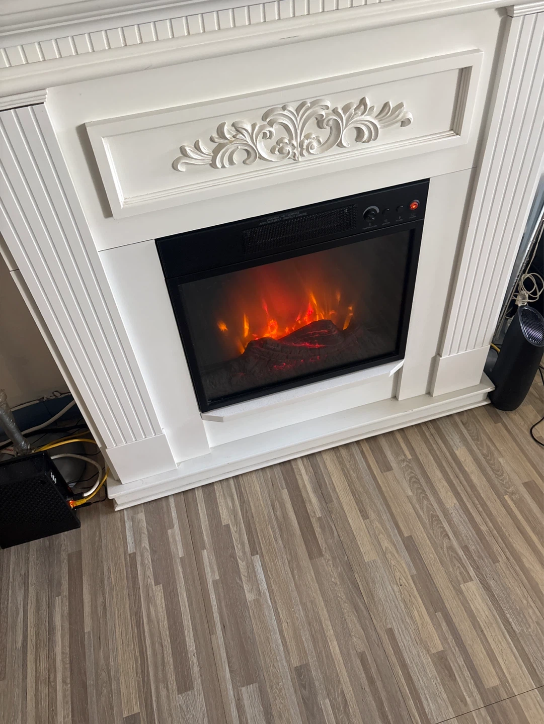 White Electric Fireplace with Decorative Mantle - photo 3