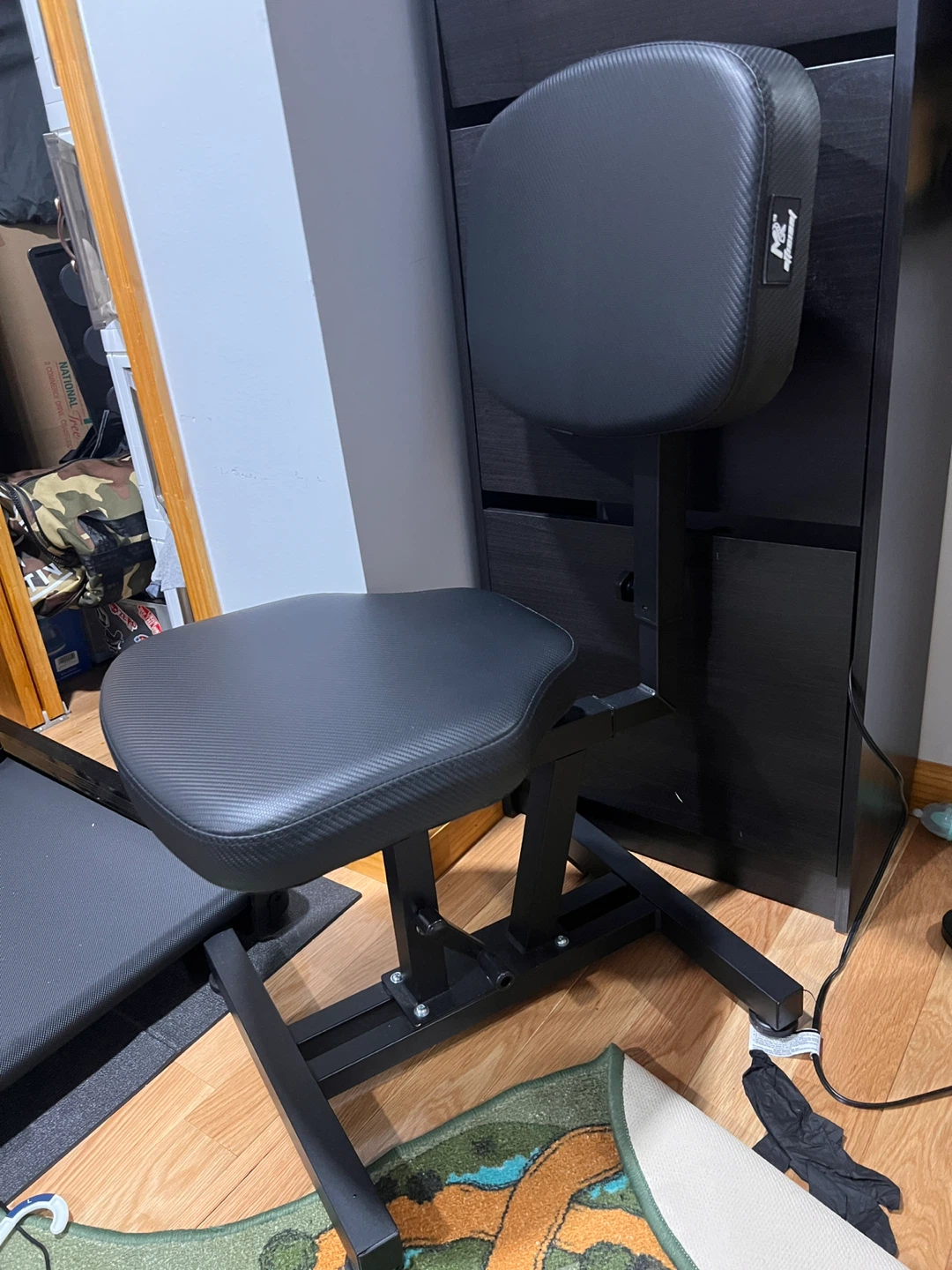 Adjustable tattoo Chair with Back Support - photo 2