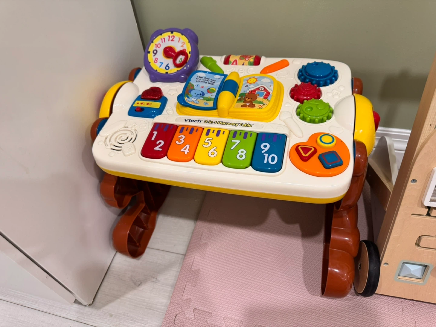 VTech 2-in-1 Discovery Table
