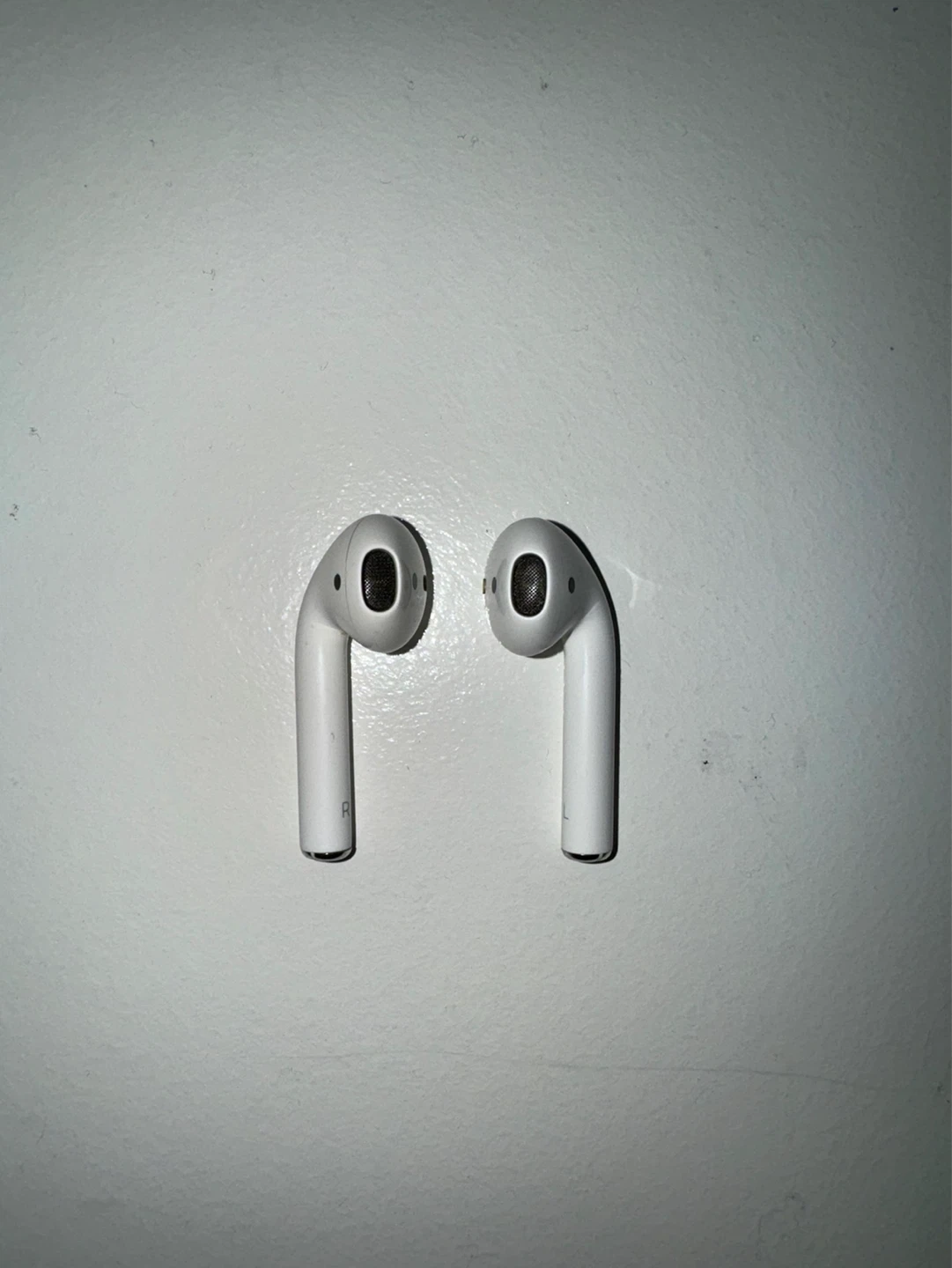 Apple AirPods (2nd generation) with Charging Case - photo 2