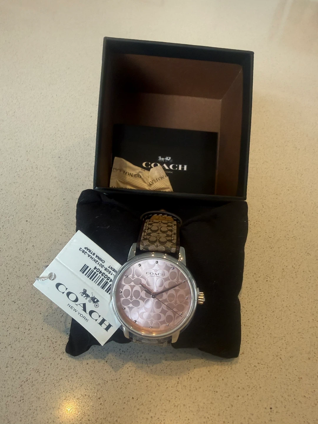 COACH New York Women's Watch - Pink Dial with Signature Strap - photo 2