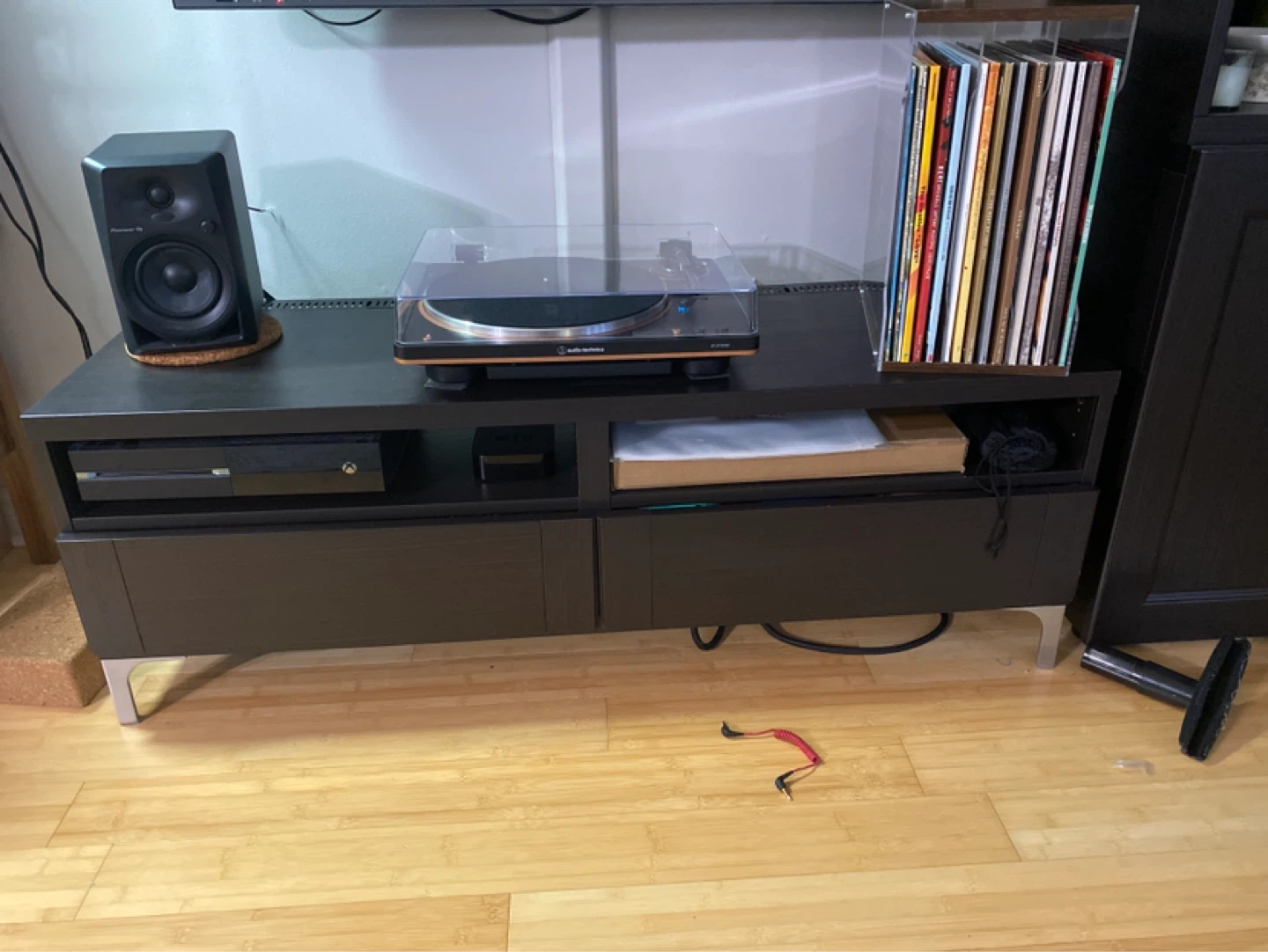 Besta TV Stand