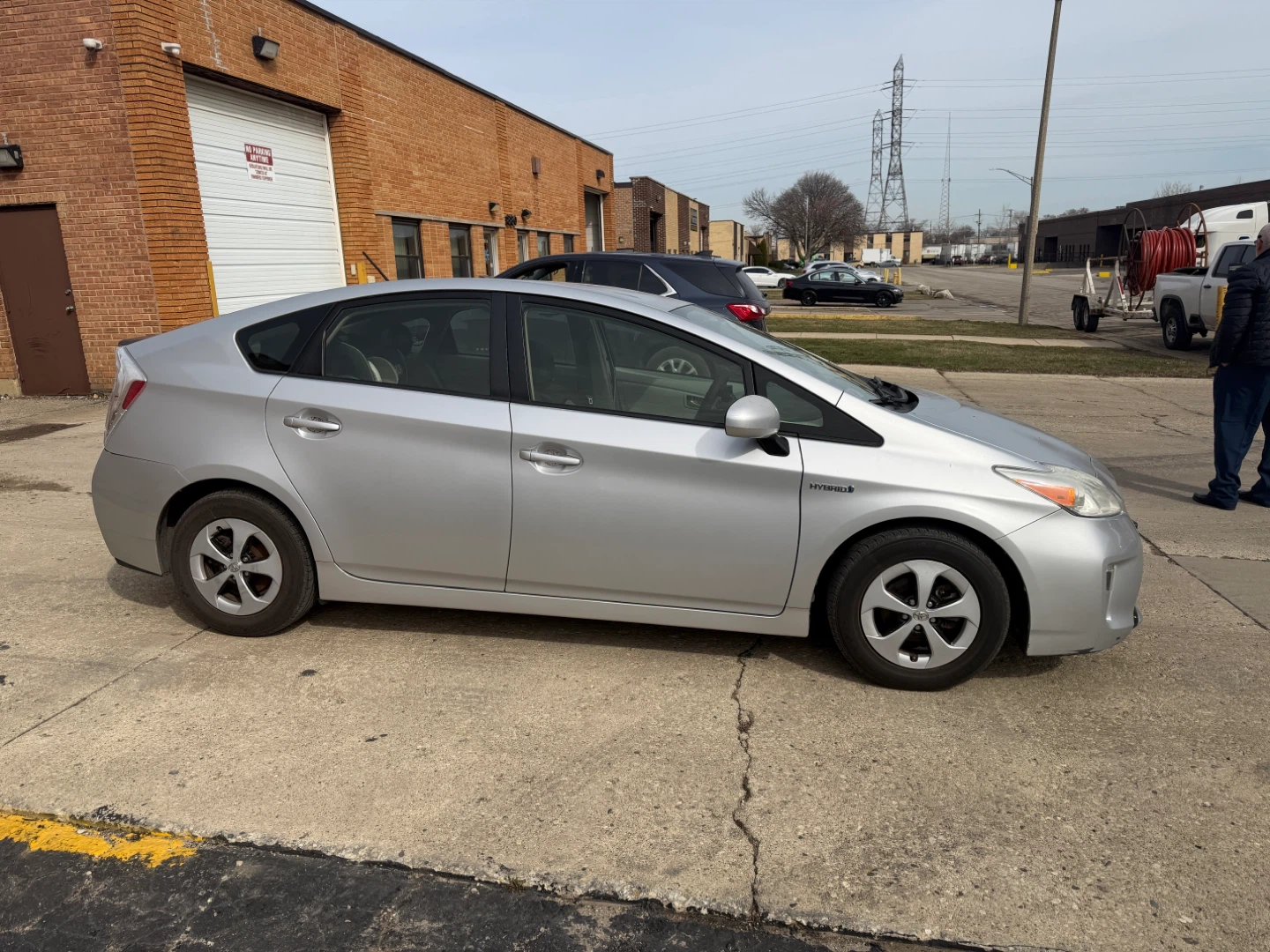 Silver Toyota Prius Hybrid 2014 - photo 2