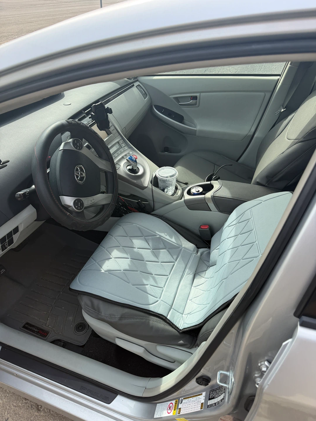 Silver Toyota Prius Hybrid 2014 - photo 5
