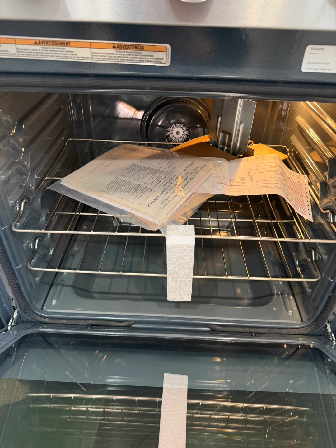 Whirlpool 5.3 cu ft Electric Range with Air Cooking Technology - photo 3
