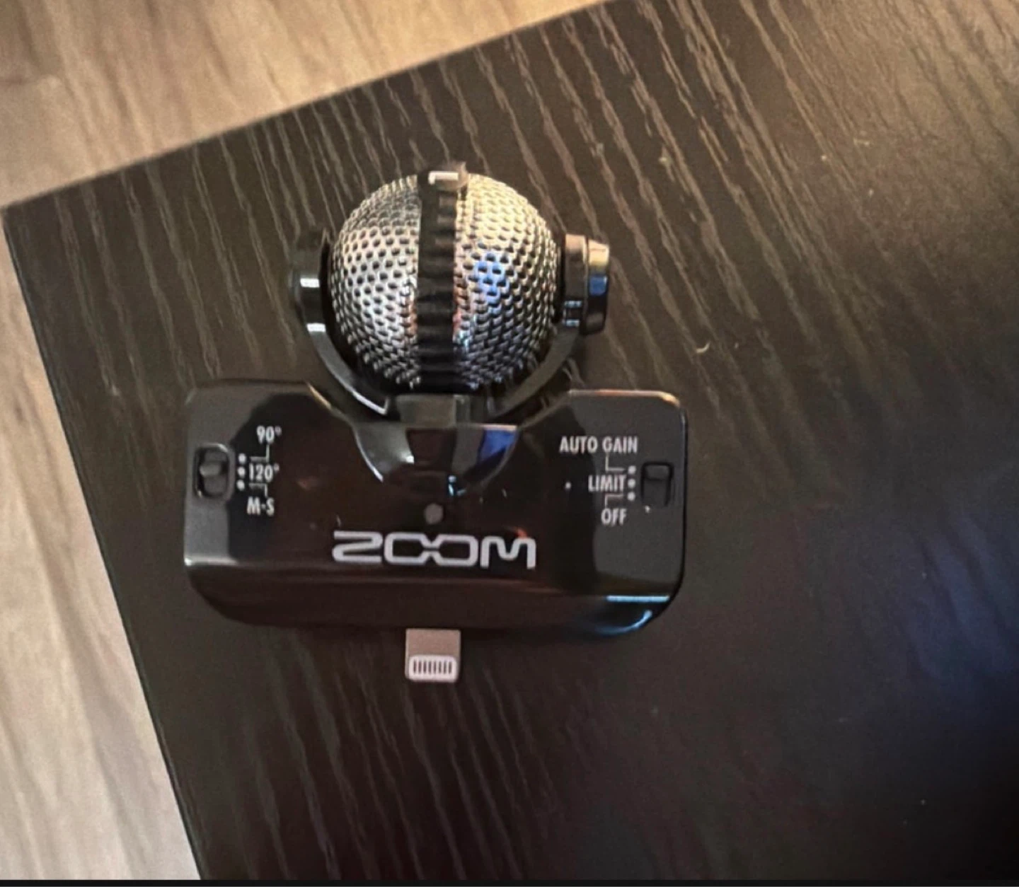 Zoom Shotgun Microphone with iPhone Connector