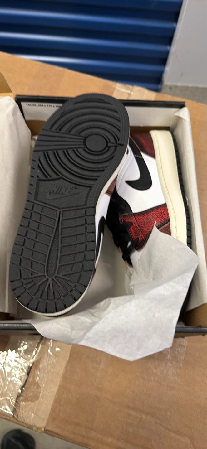 Nike Air Jordan 1 Low SE Shoes Size 10 - photo 4