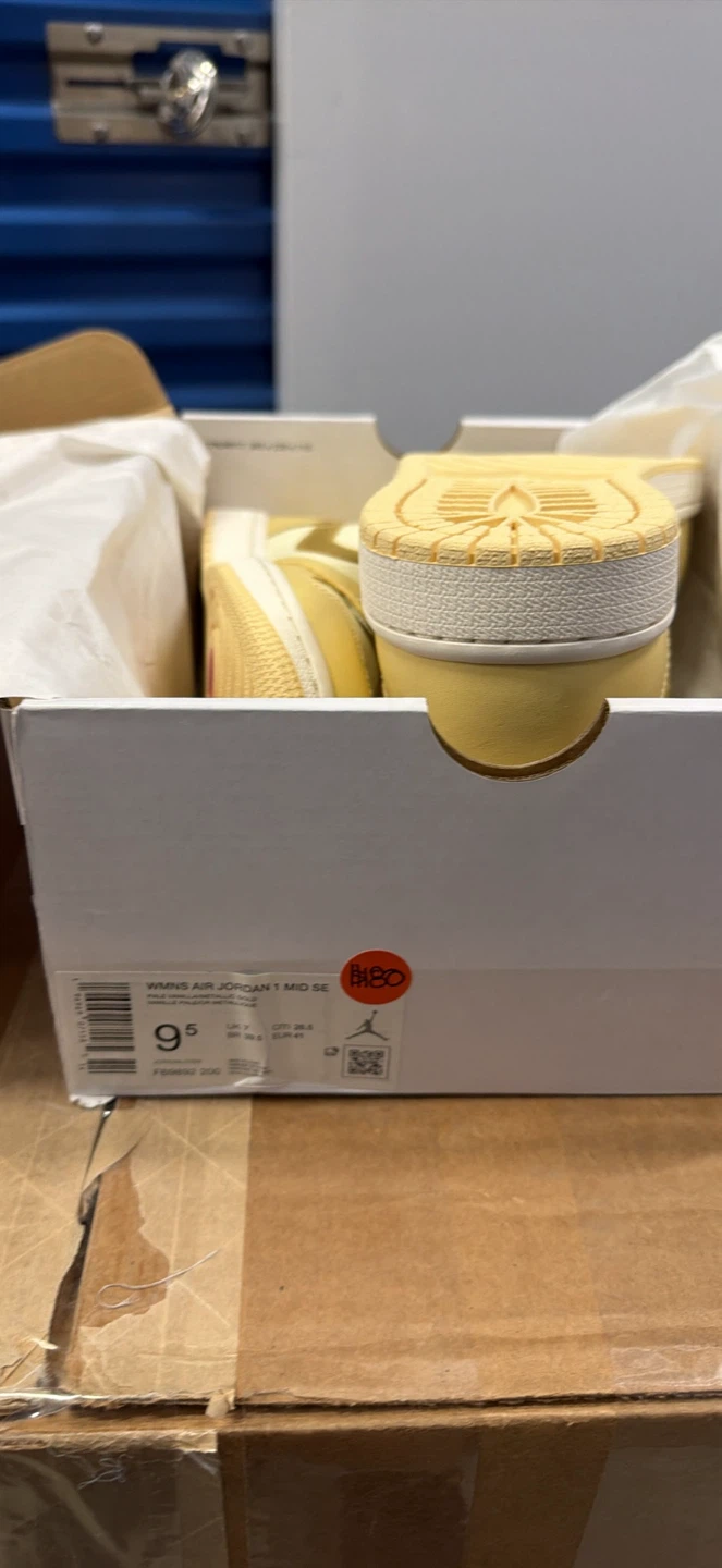 Air Jordan 1 Mid SE 'Yellow Ochre' Sneakers - Size 9.5