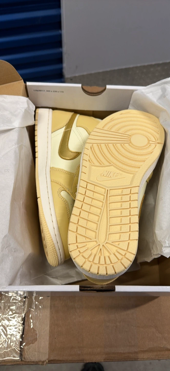 Air Jordan 1 Mid SE 'Yellow Ochre' Sneakers - Size 9.5 - photo 4