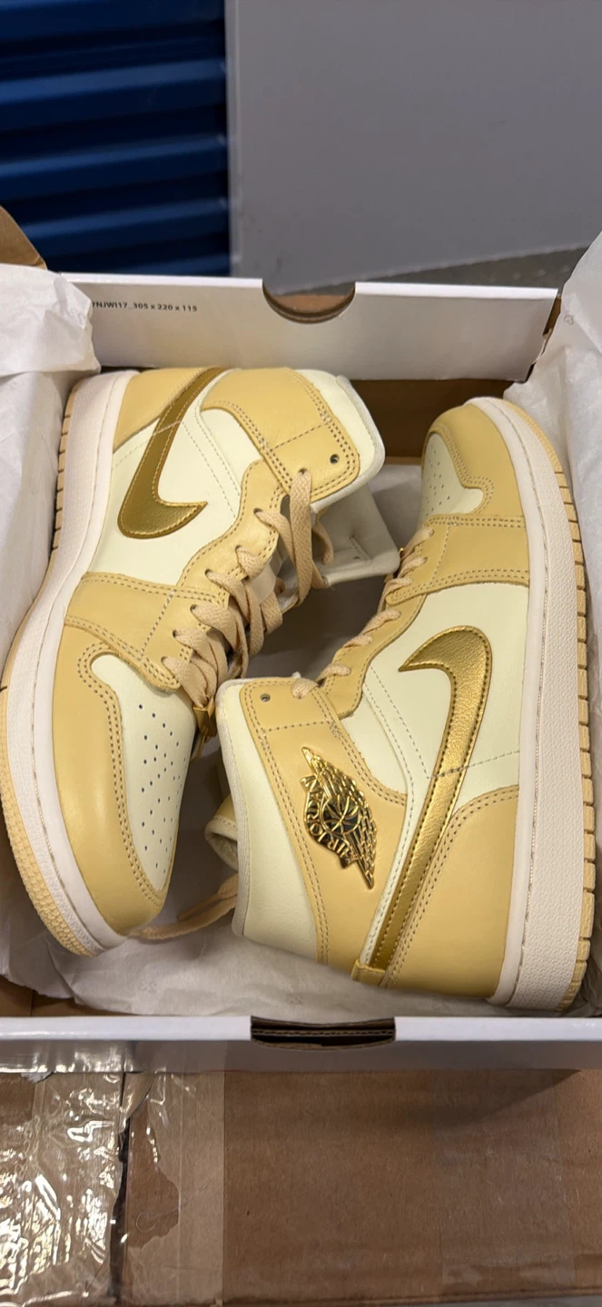 Air Jordan 1 Mid SE 'Yellow Ochre' Sneakers - Size 9.5 - photo 2