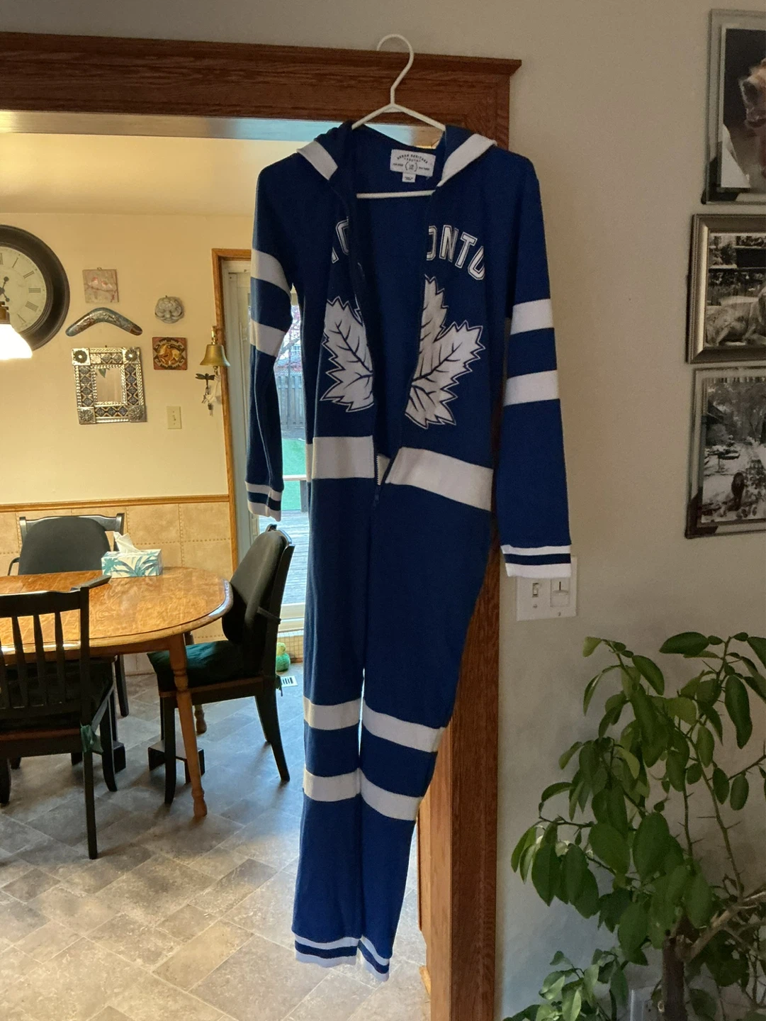 TORONTO MAPLE LEAFS Size LARGE ONE PIECE FULL LENGTH PYJAMAS - photo 3