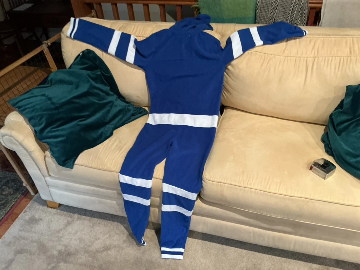 TORONTO MAPLE LEAFS Size LARGE ONE PIECE FULL LENGTH PYJAMAS - photo 5