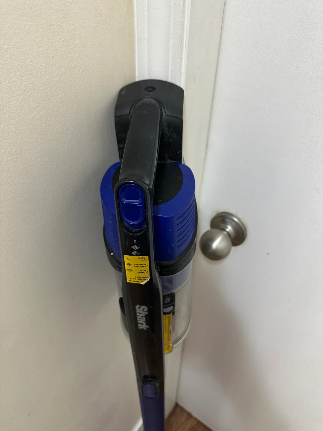 Shark Cordless Stick Vacuum Cleaner - photo 2
