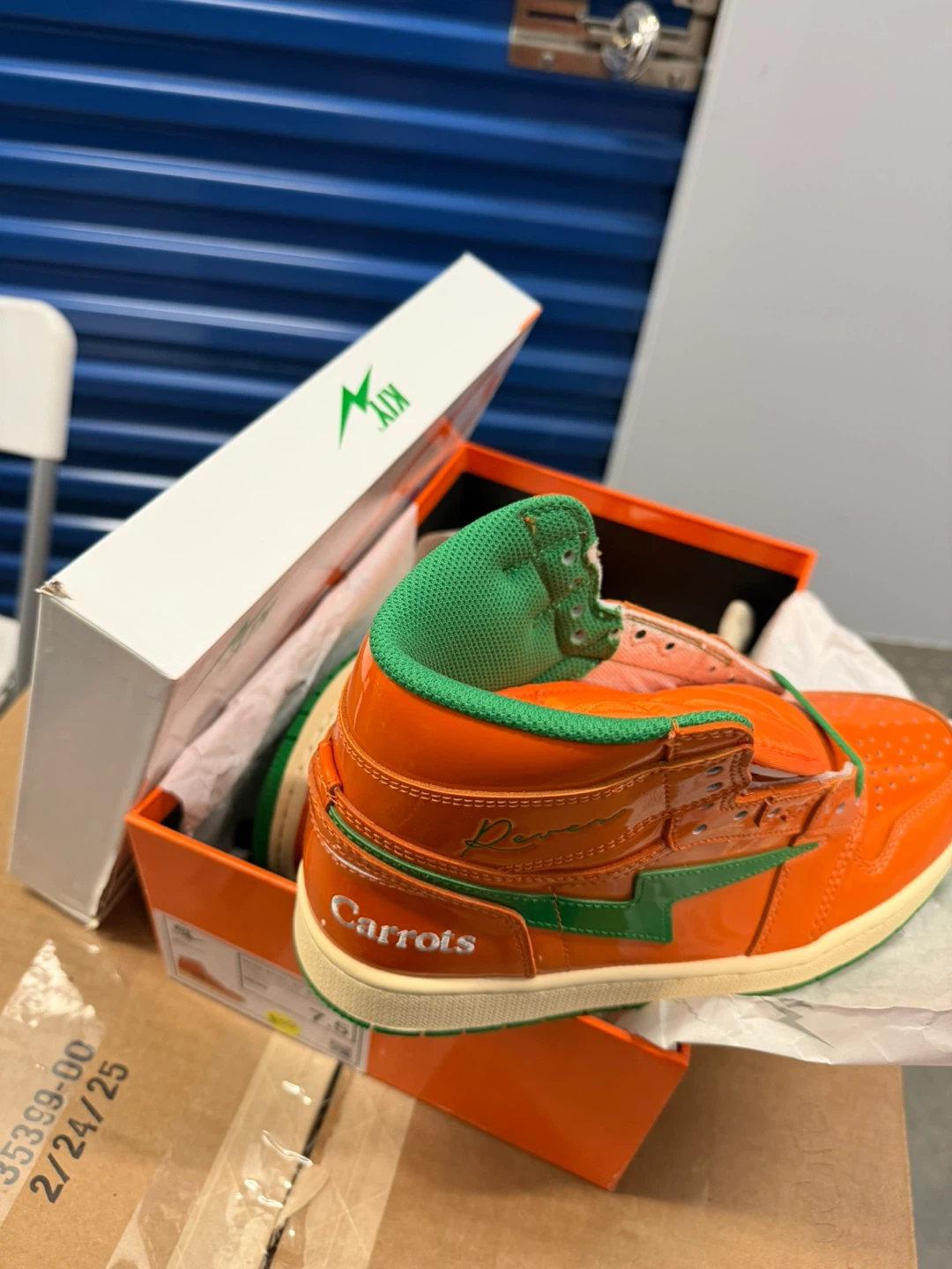 KIY 85 " Orange/Green Mens Size 7.5