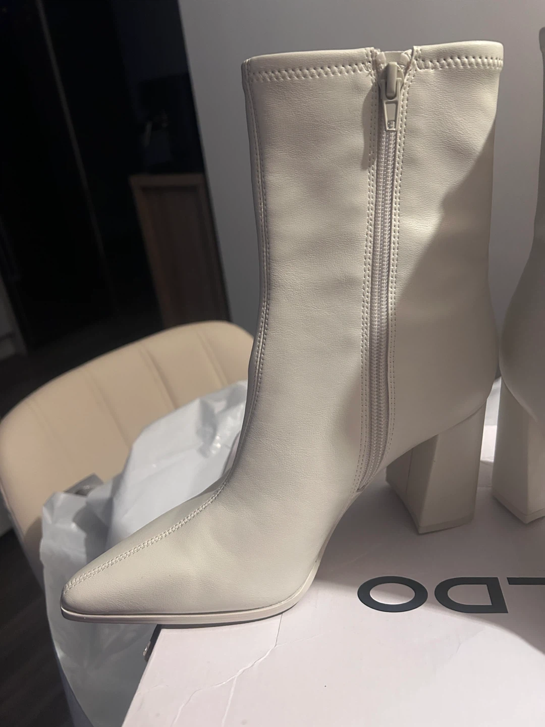 Brand new white boots size 6.5 - photo 2