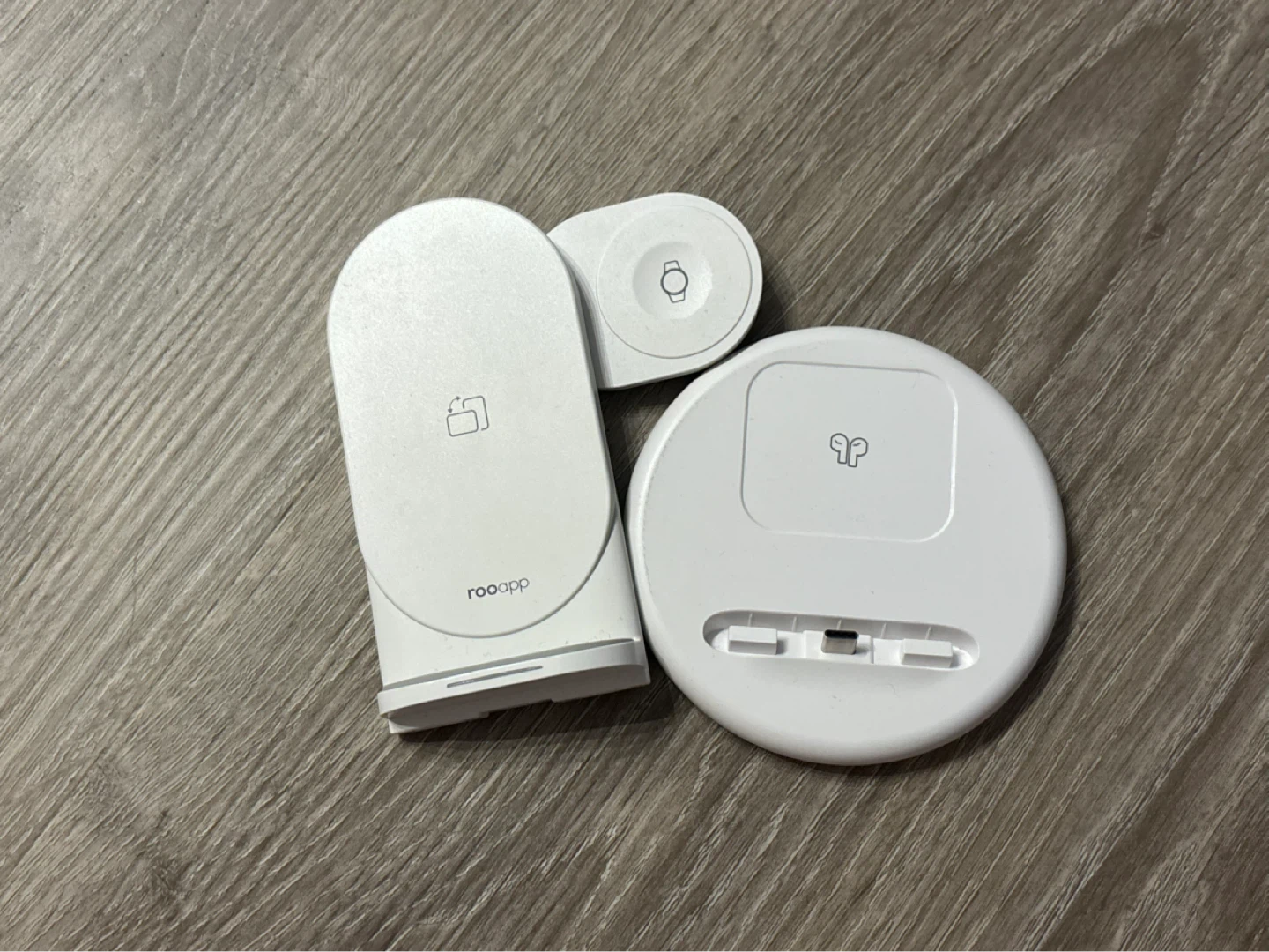 Rooapp Wireless Charger Stand Dock for iPhone and Watch