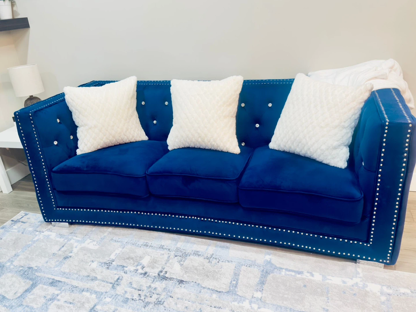 Royal Blue Velvet Tufted Sofa and Accent Chairs - photo 4