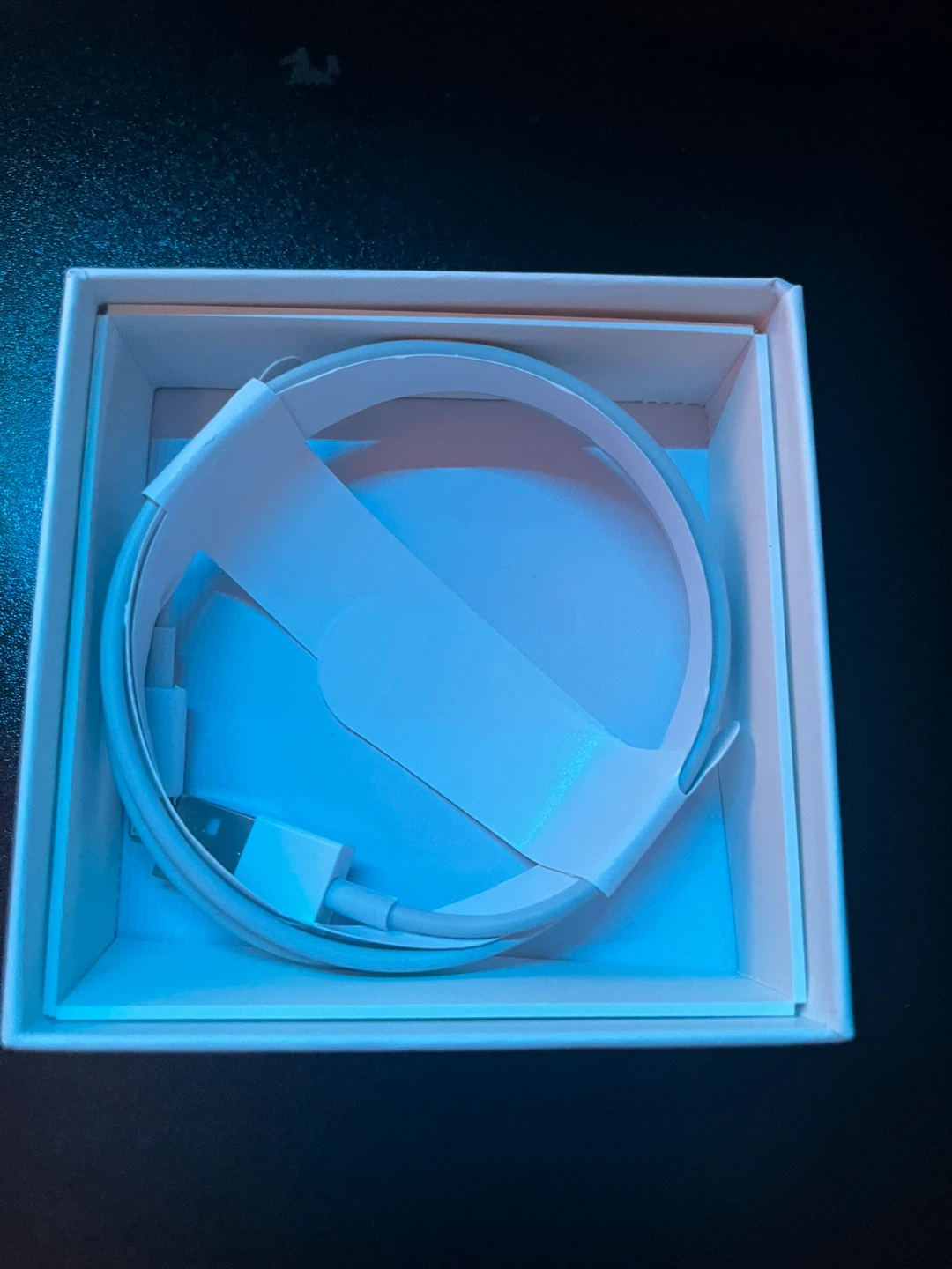 Apple AirPods with Wireless Charging Case - photo 5