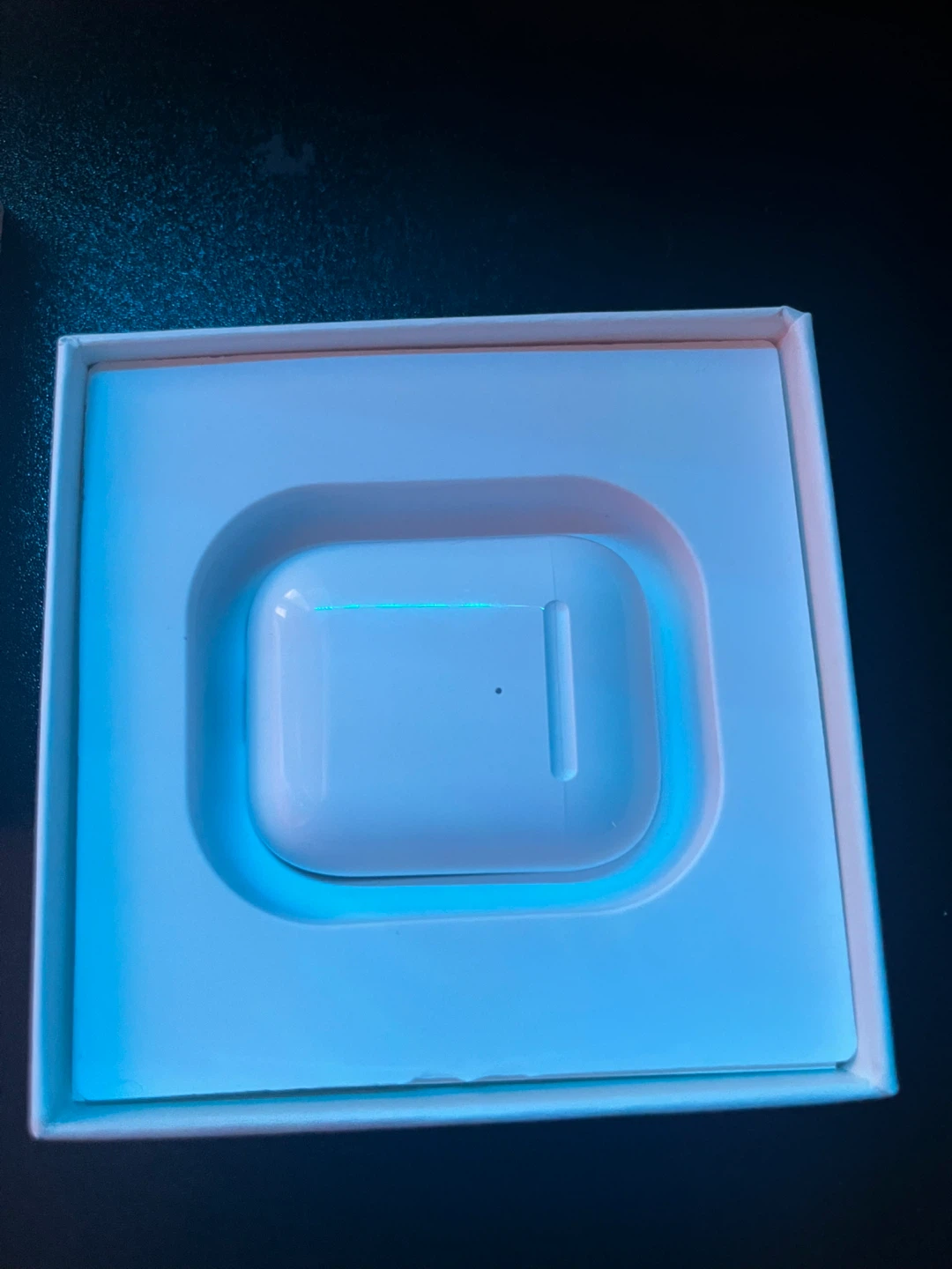 Apple AirPods with Wireless Charging Case - photo 4
