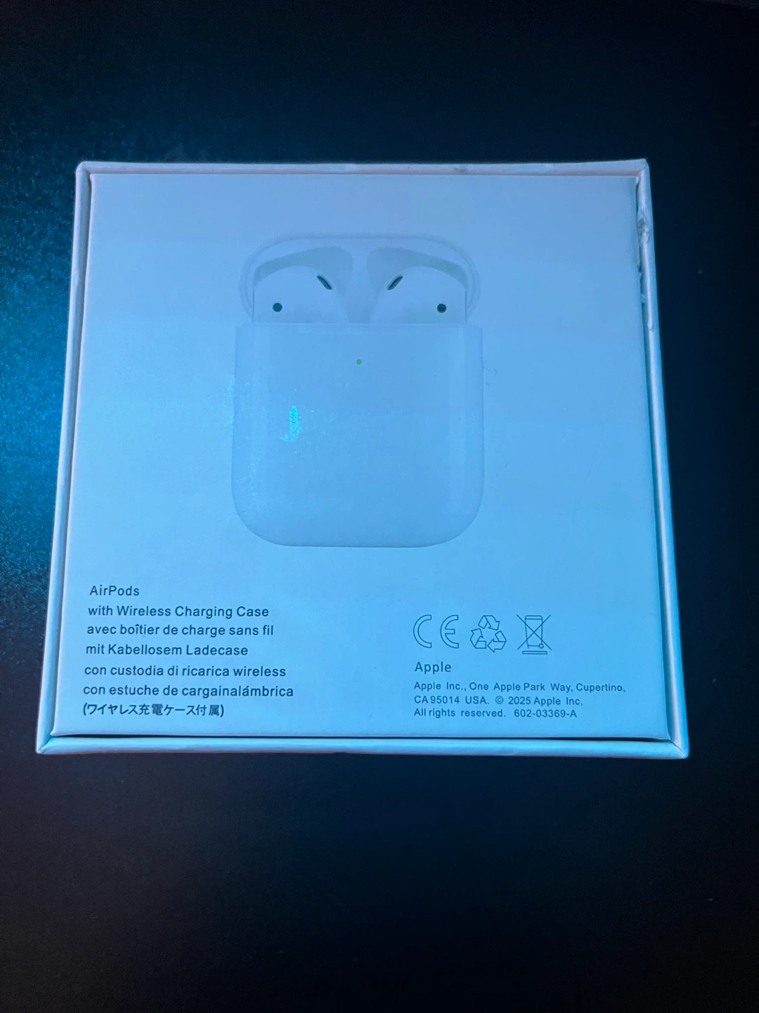 Apple AirPods with Wireless Charging Case - photo 3