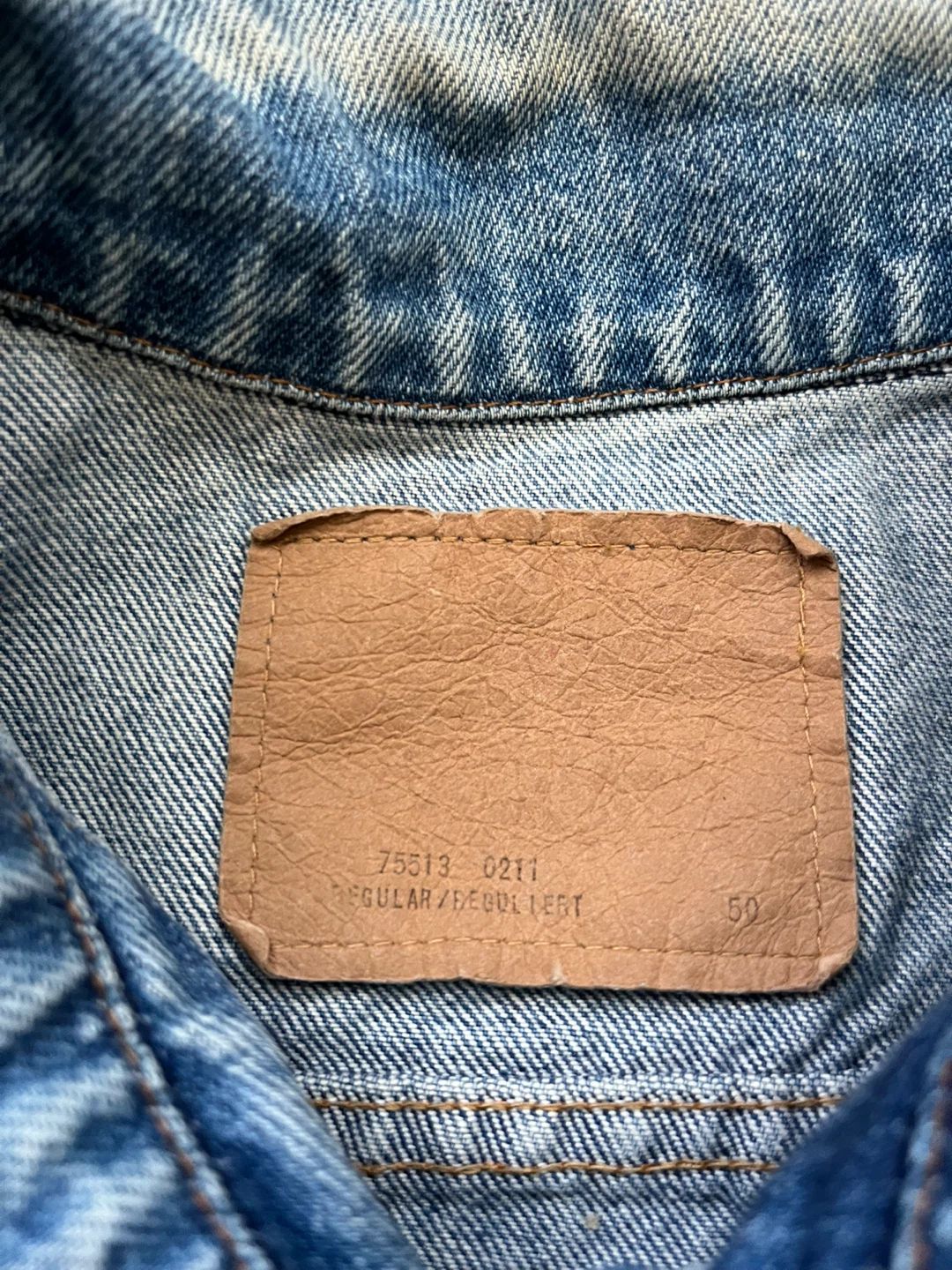 Vintage 90s Levi’s 75513 Denim Trucker Jacket Light Wash Size L - photo 3