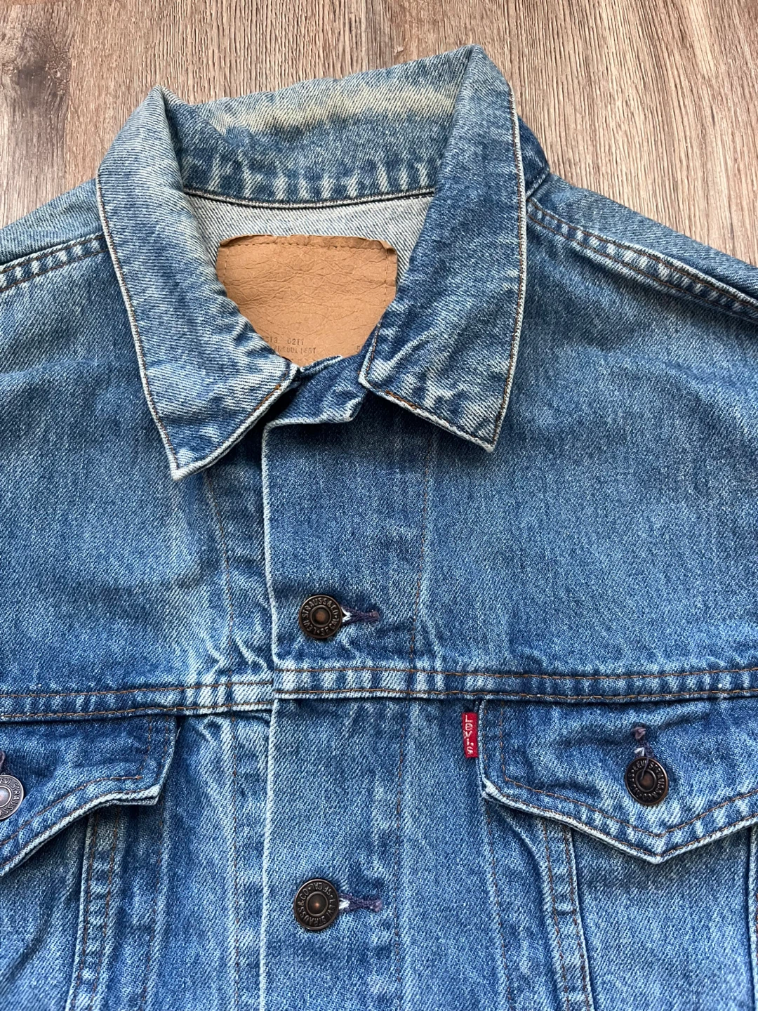 Vintage 90s Levi’s 75513 Denim Trucker Jacket Light Wash Size L - photo 2