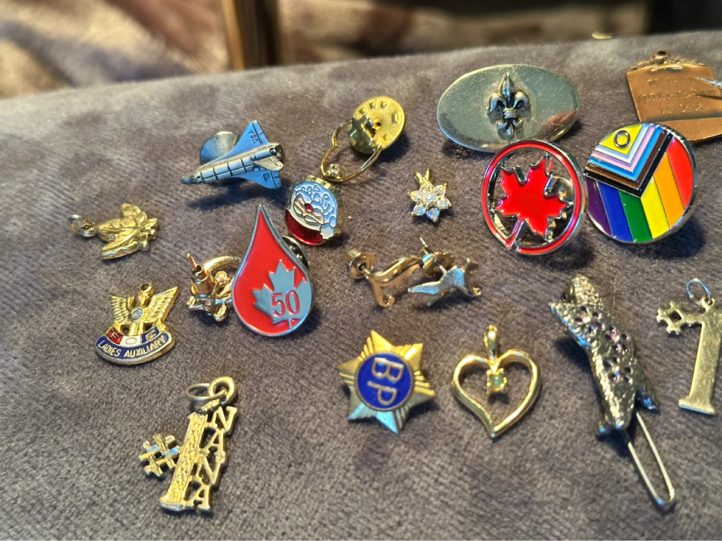 Lot of old pins and things junk drawer - photo 5