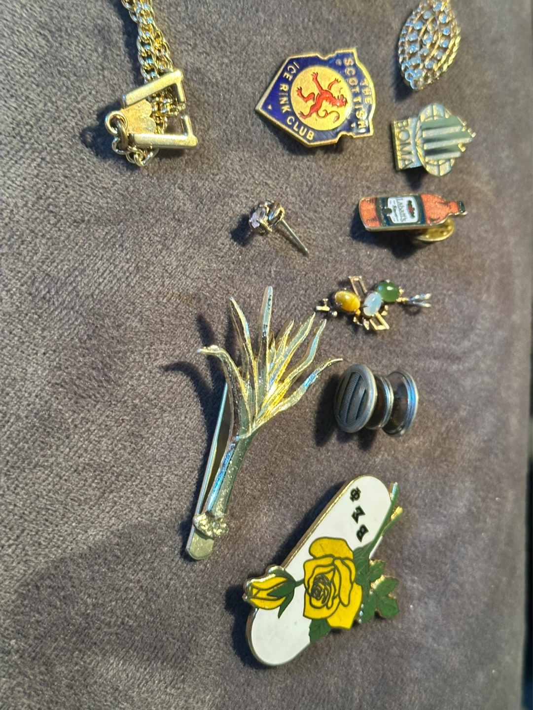 Lot of old pins and things junk drawer - photo 2