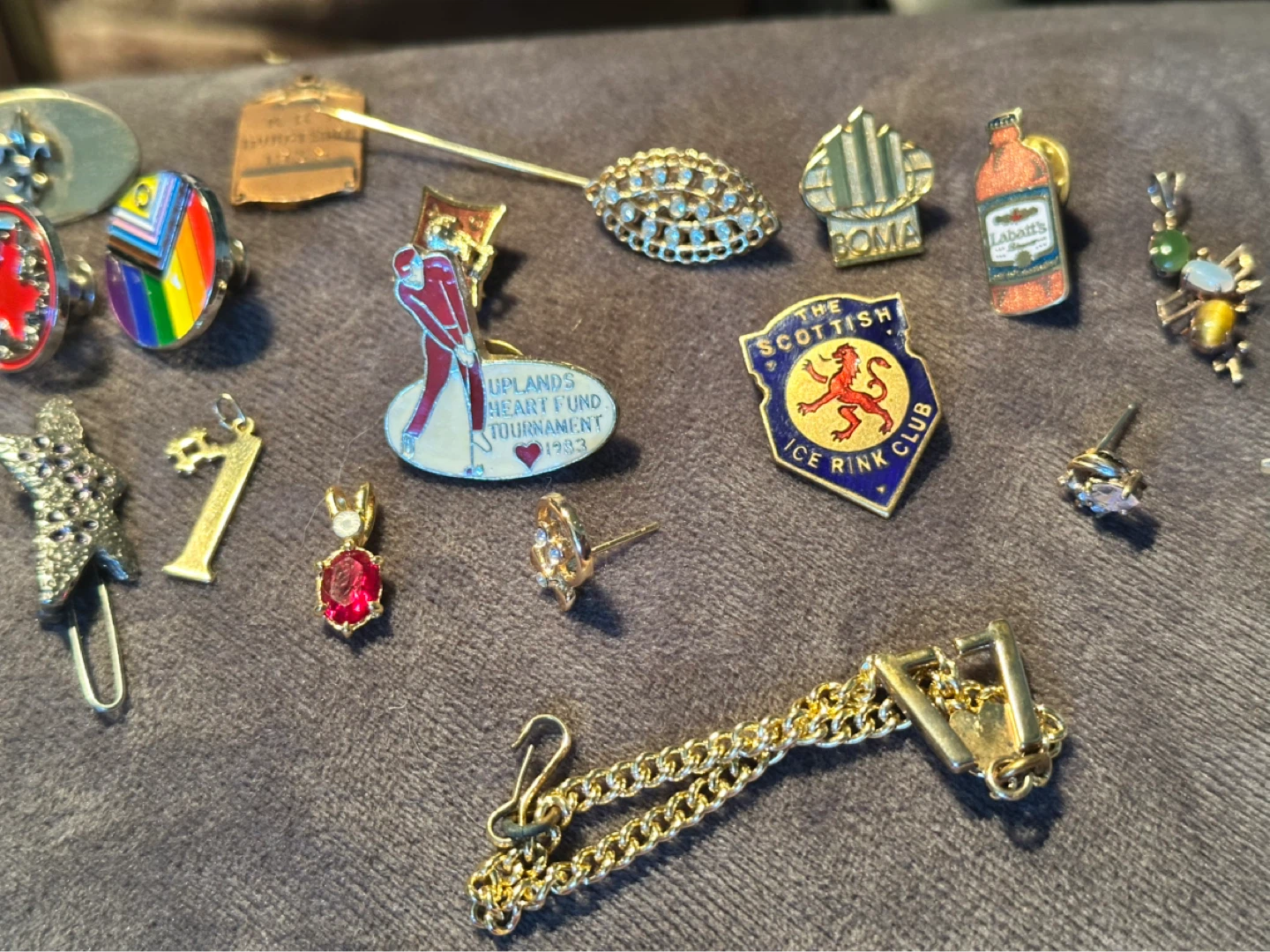 Lot of old pins and things junk drawer - photo 3