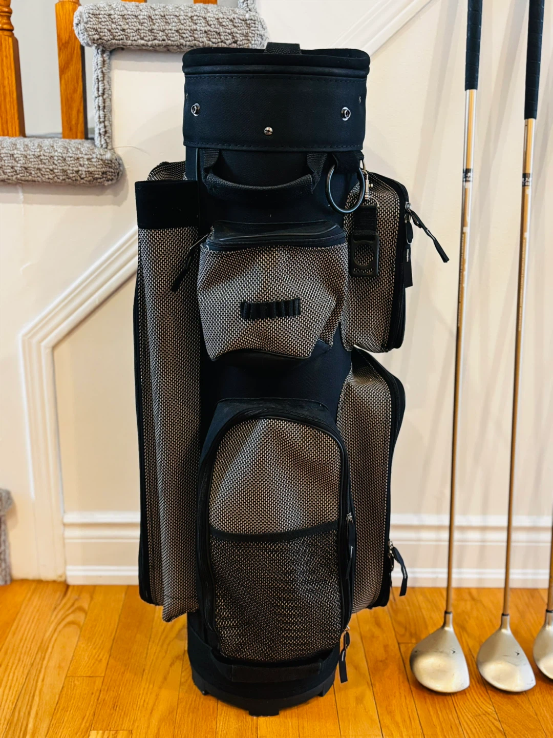 Women’s RH Set of Golf Clubs and Bag - photo 5