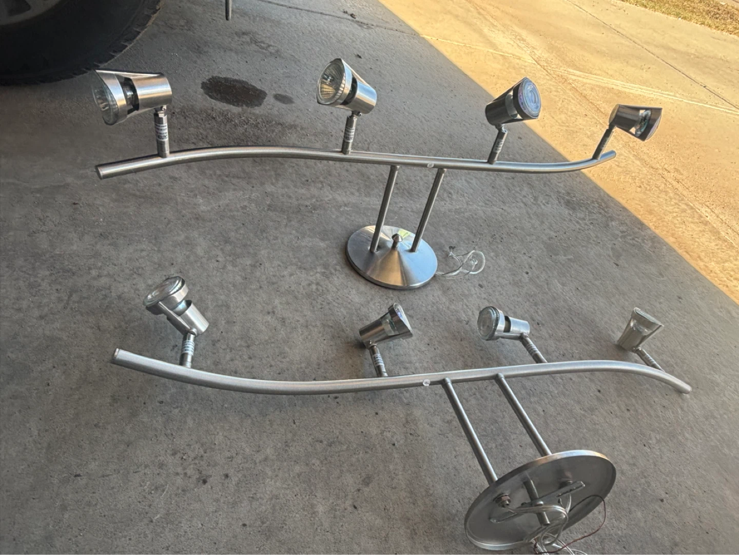 Adjustable Track Lighting Fixture - photo 2