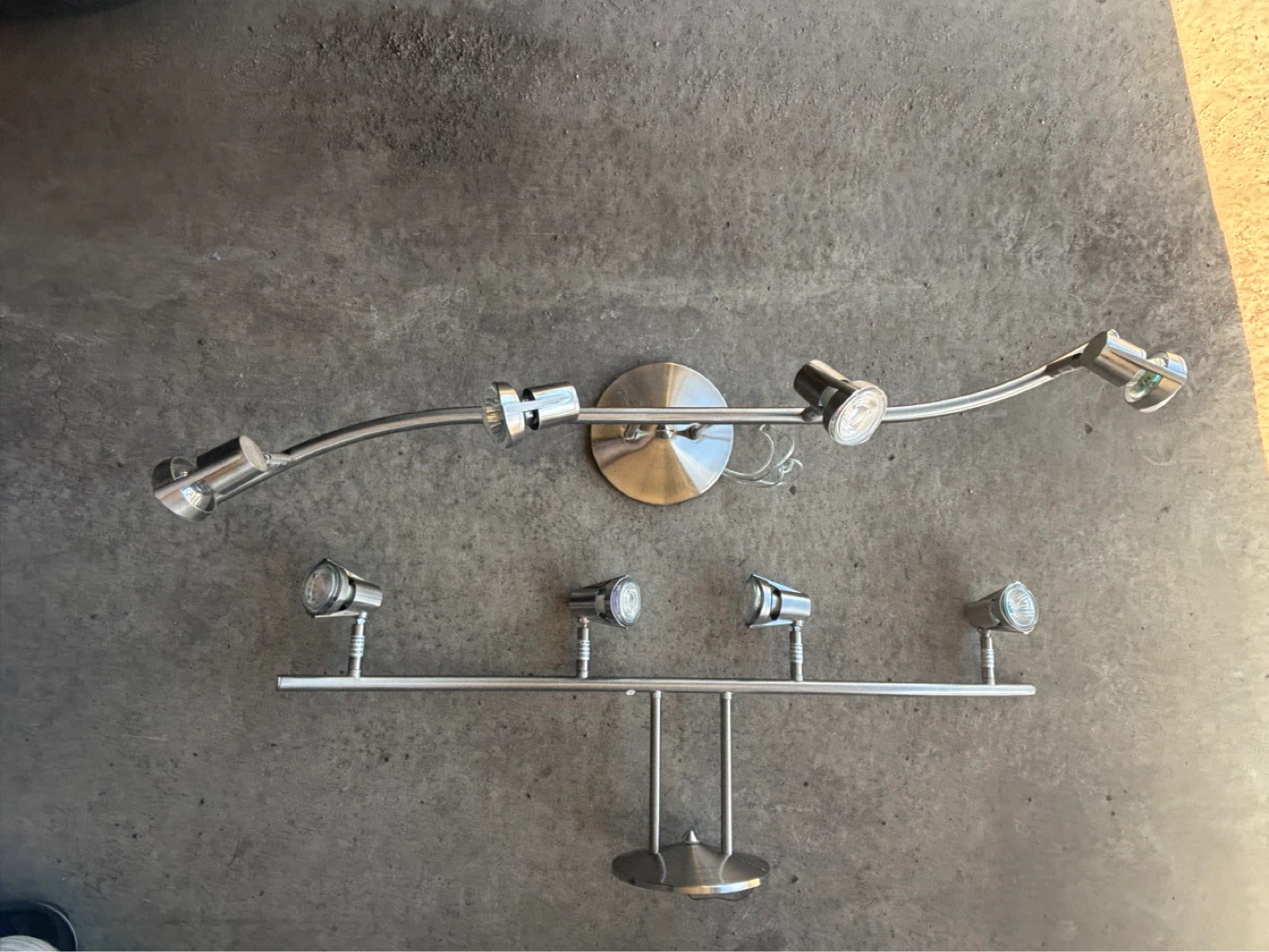 Adjustable Track Lighting Fixture