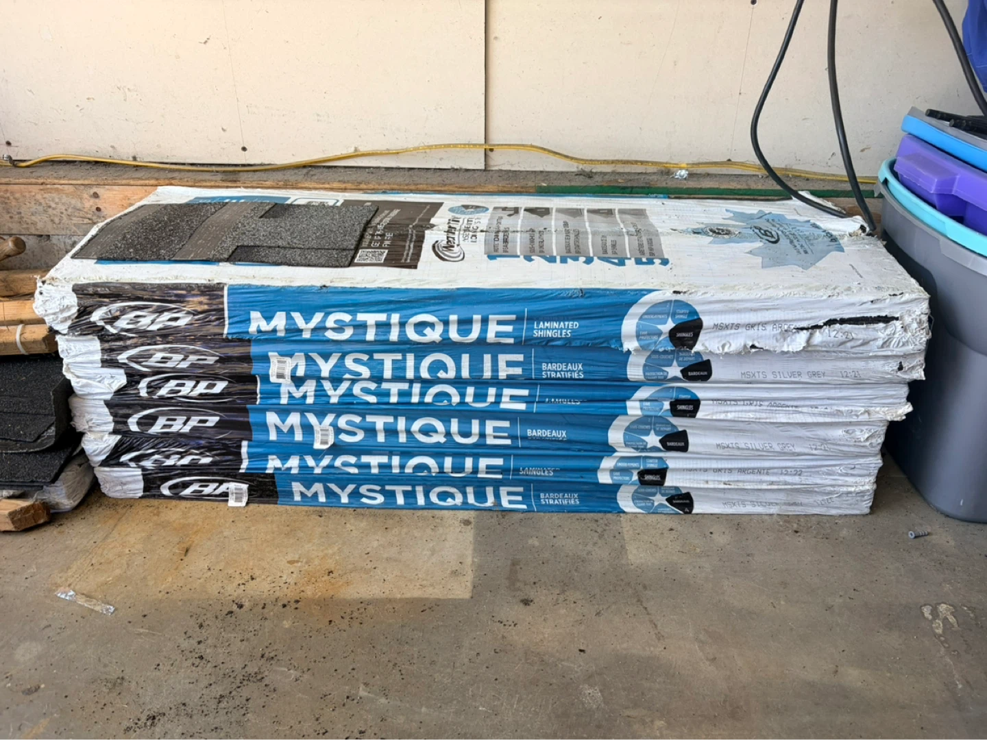 7 Bundles of BP Mystique Laminated Shingles Silver Grey
