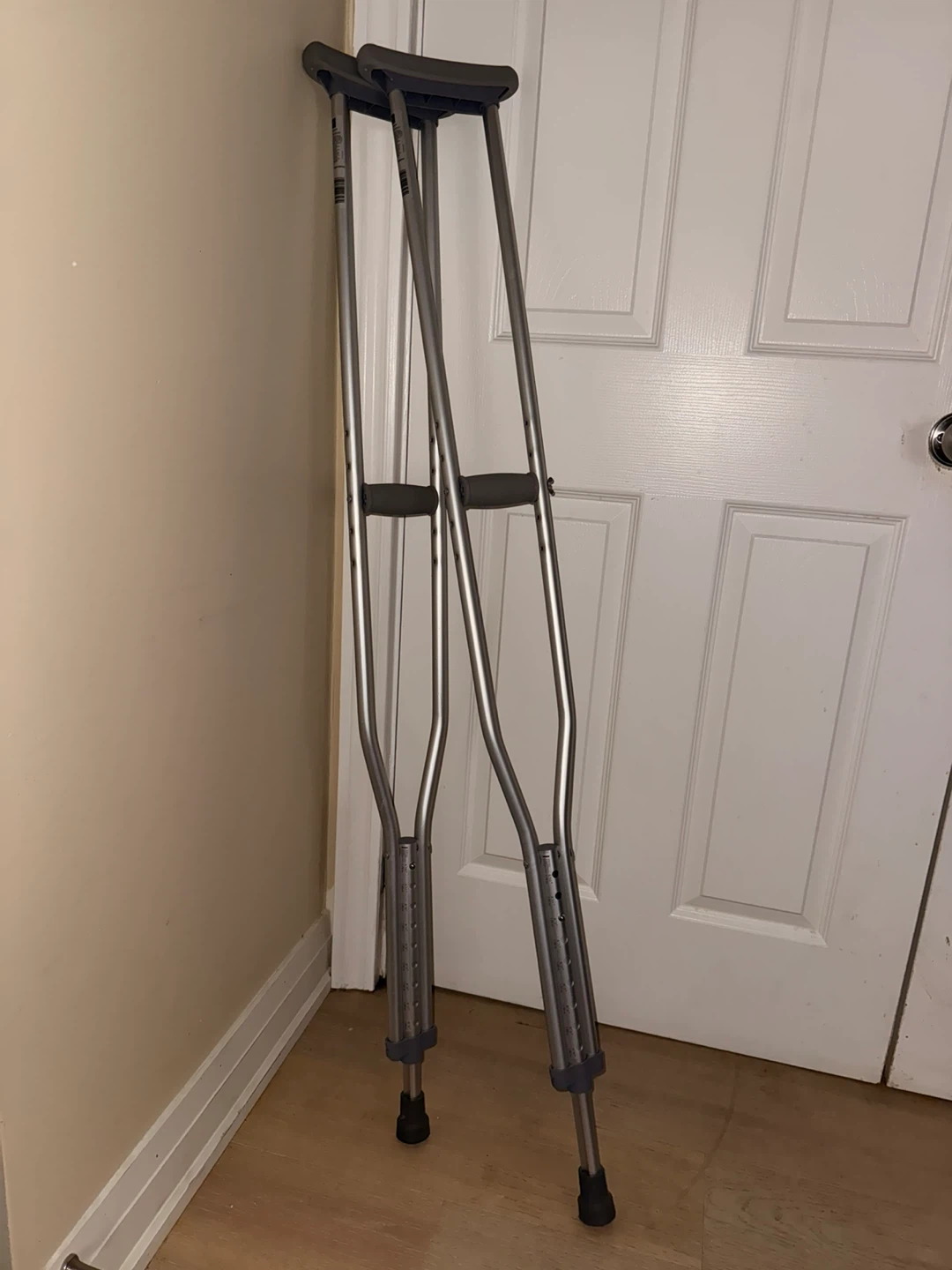 Adjustable Aluminum Crutches - photo 2