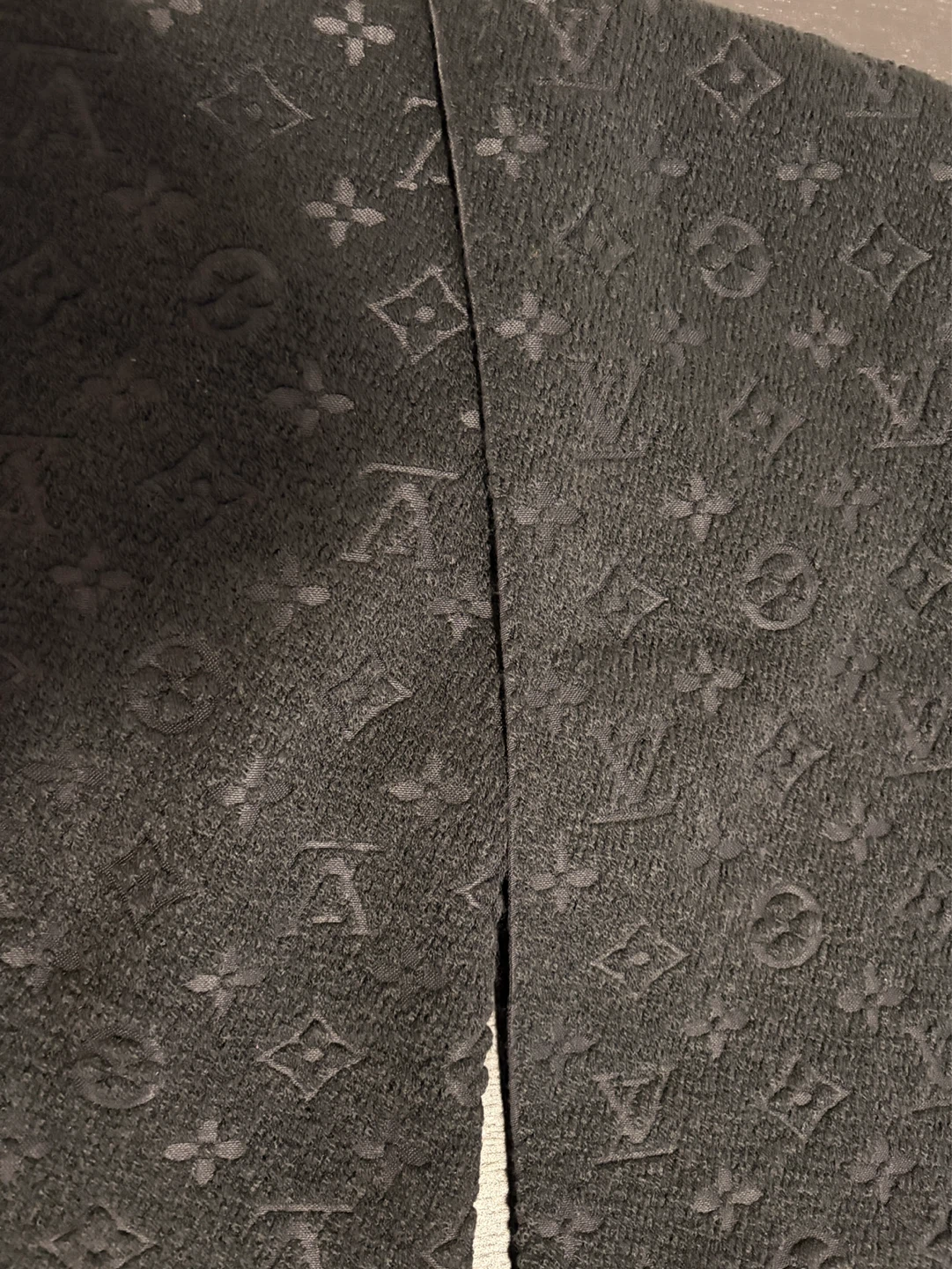 Black Louis Vuitton Scarf - photo 2