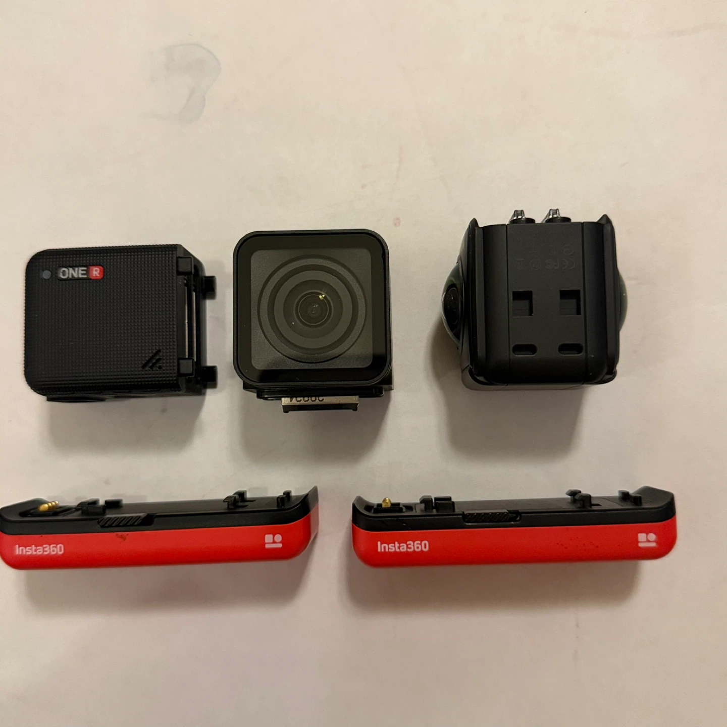 Insta360 ONE R Camera with Microphone and Accessories - photo 4