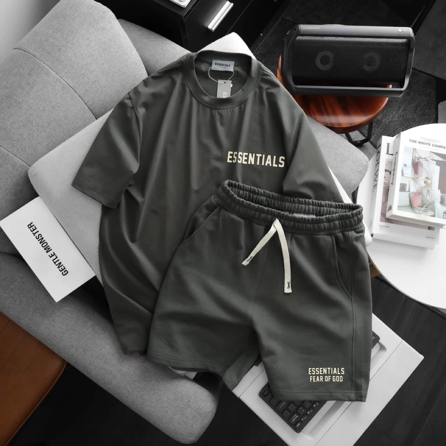 Essentials shorts and t shirts full set - m to xxl - photo 3